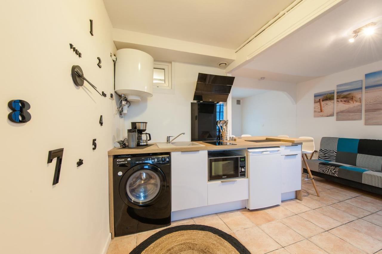 Beautiful Renovated Studio With View- Old Hyeres Luaran gambar