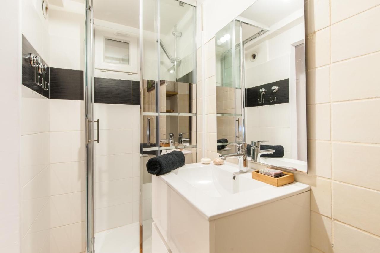 Beautiful Renovated Studio With View- Old Hyeres Luaran gambar