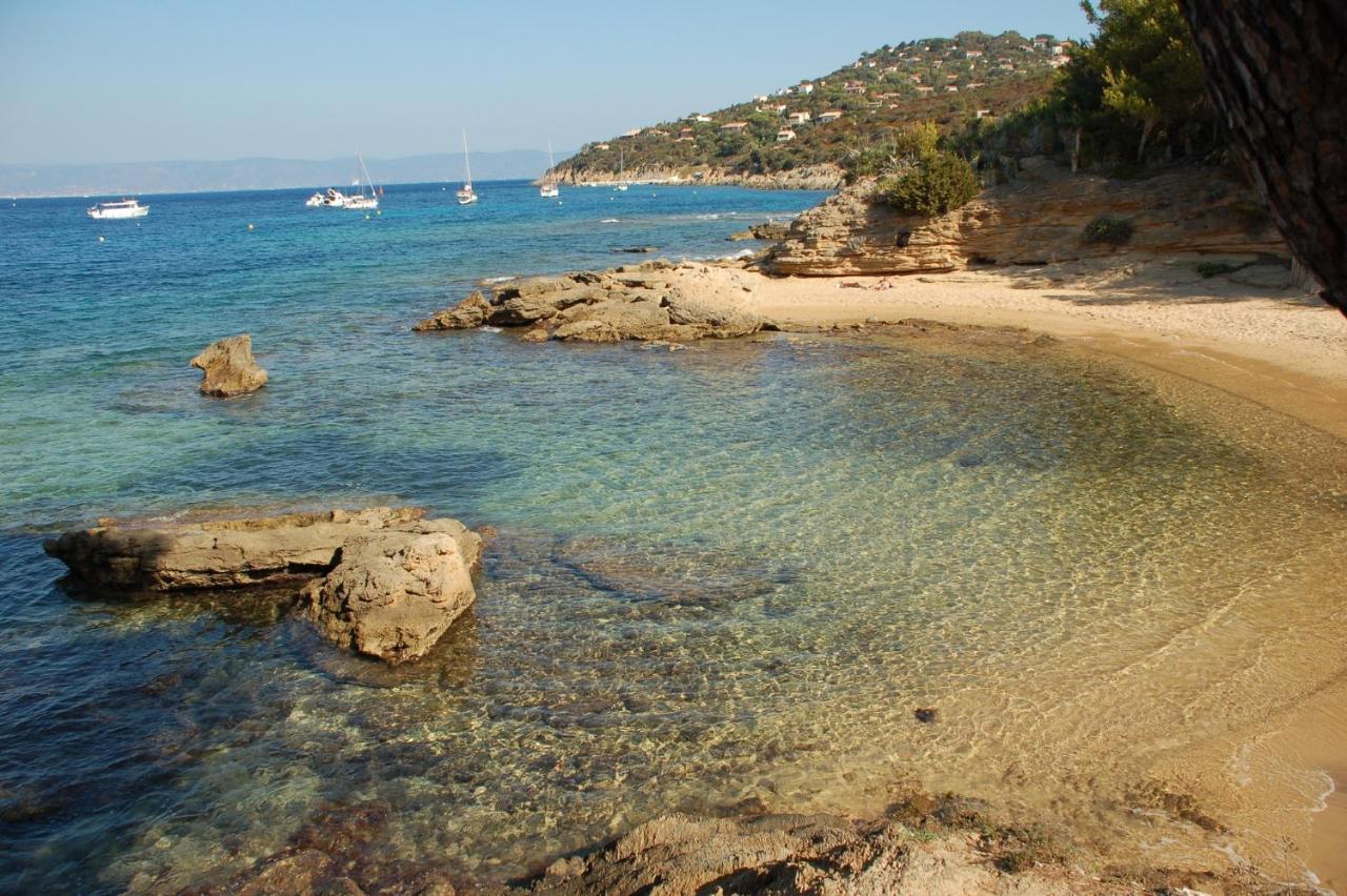 Beautiful Renovated Studio With View- Old Hyeres Luaran gambar