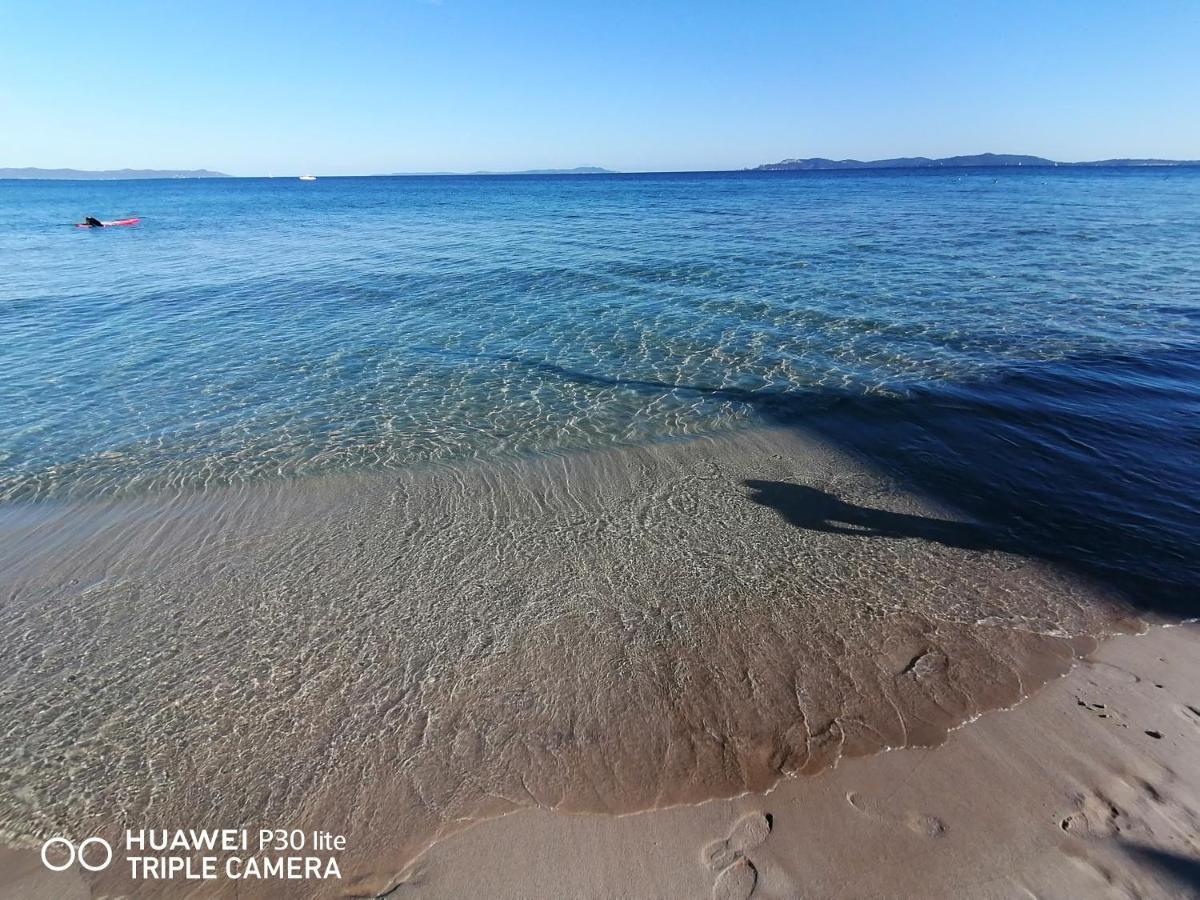 Beautiful Renovated Studio With View- Old Hyeres Luaran gambar