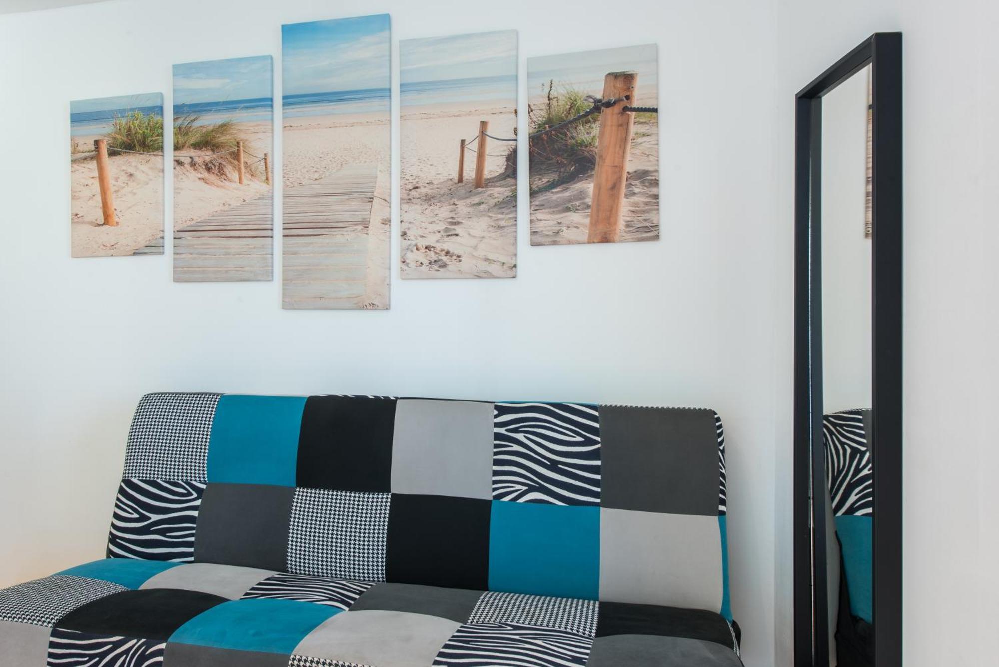 Beautiful Renovated Studio With View- Old Hyeres Luaran gambar
